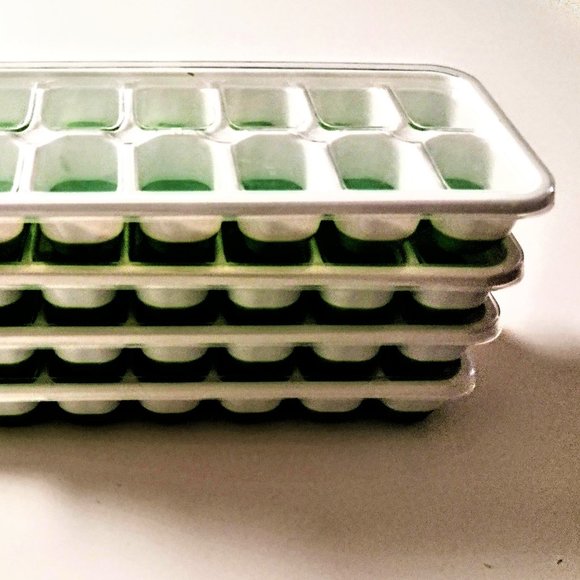 Silicone Ice Cube Freezer Trays ~ LIME ~ Set 4 Stack Trays w/Snap Lids ~ Durable - Picture 5 of 11